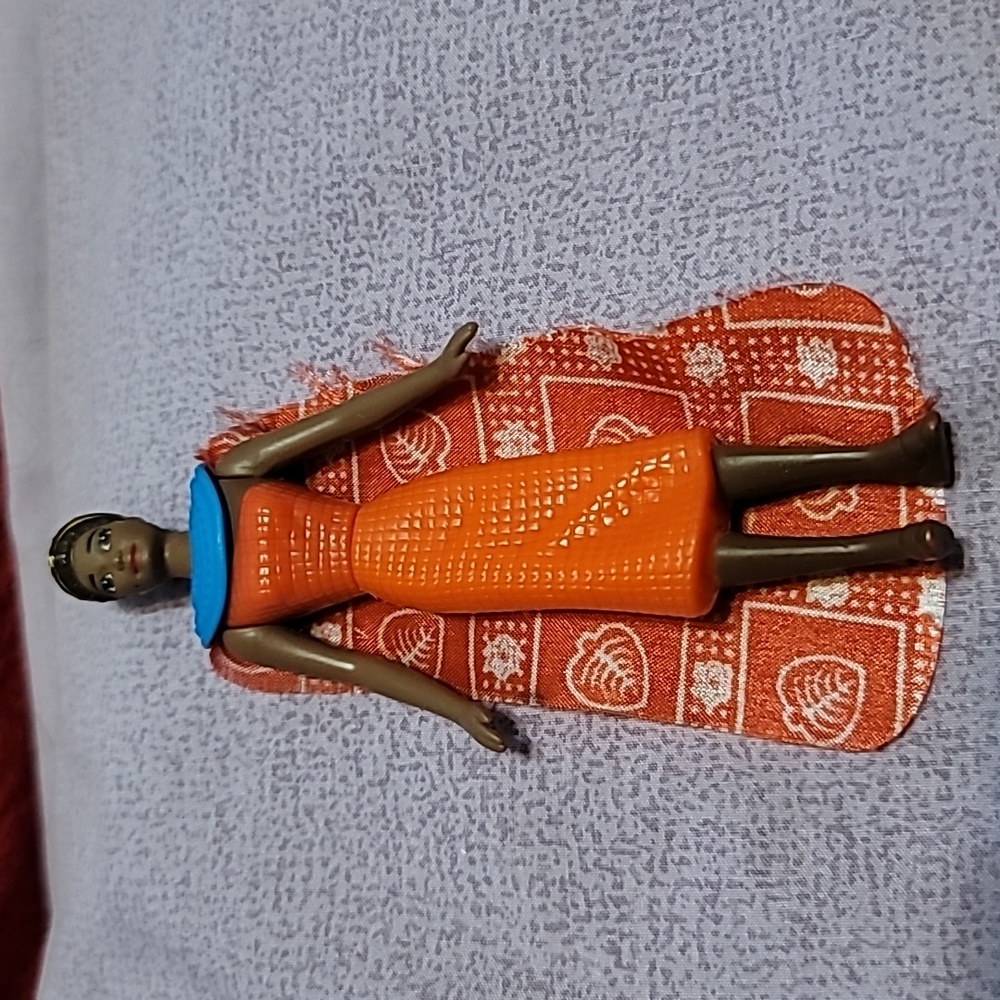 1996 McDonald's Happy Meal #2 Dolls of the World 4in. KENYAN BARBIE toy.